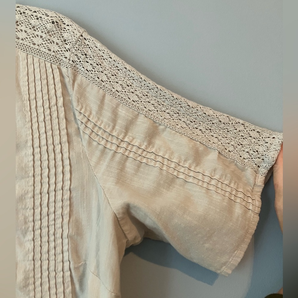 Old Navy Grey Lace Accent Top - Picture 3 of 7